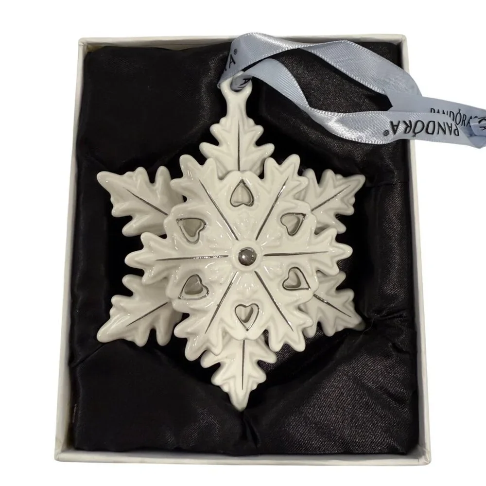 Pandora 2015 Limited Edition Porcelain‎ Snowflake Ornament with Box Ivory Silver